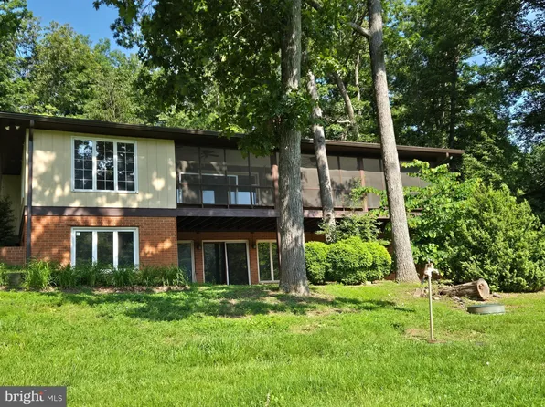 683 Lake Saint Clair Dr, Winchester, VA 22603