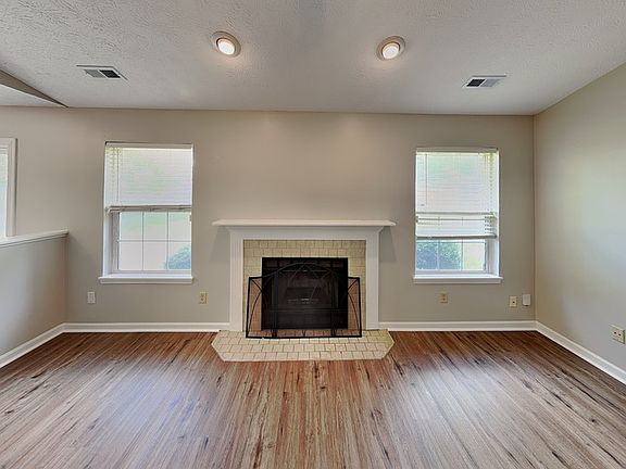 4th image of 5985 Sycamore Forge Ln