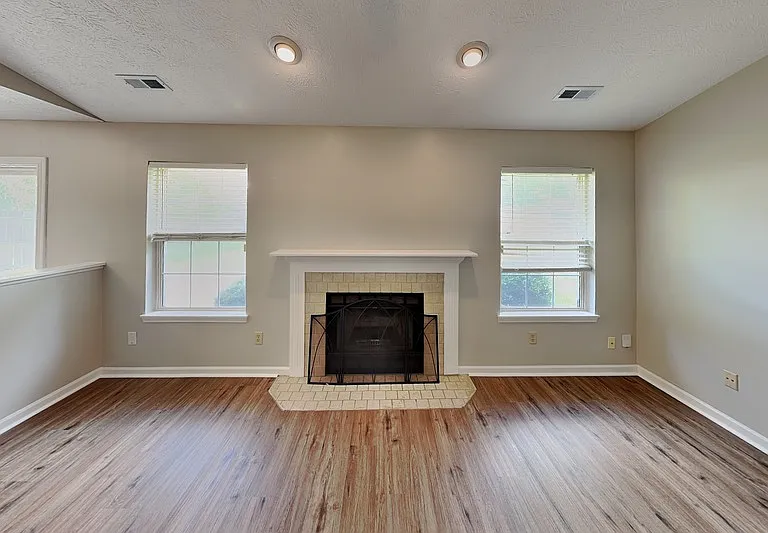 5985 Sycamore Forge Ln — Photo 4