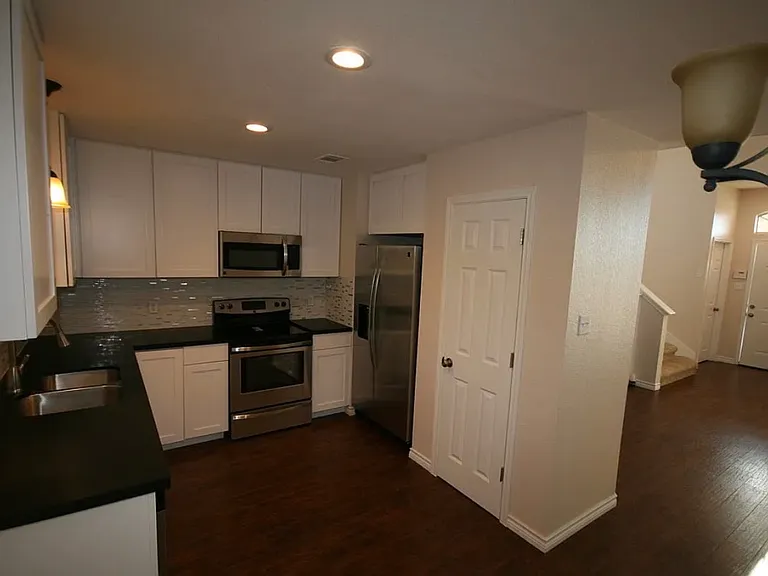 1505 Quarry Dr — Photo 4