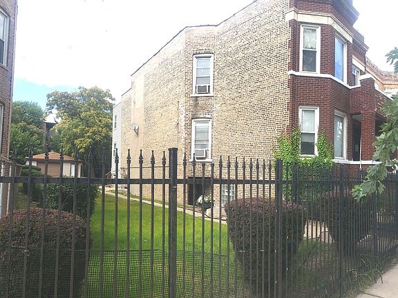 3rd image of 4234 W Congress Pkwy