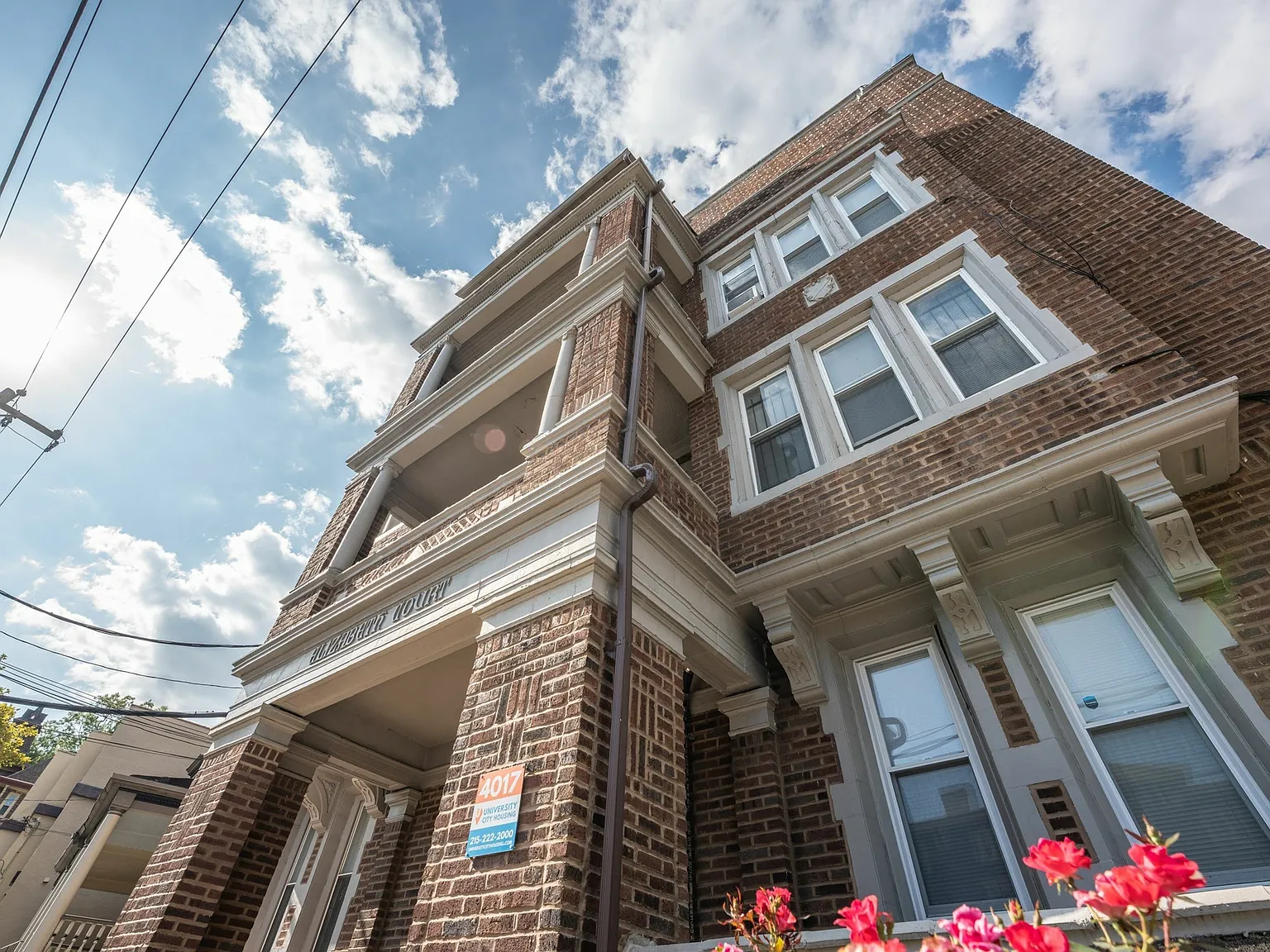 Elizabeth Court — Photo 4
