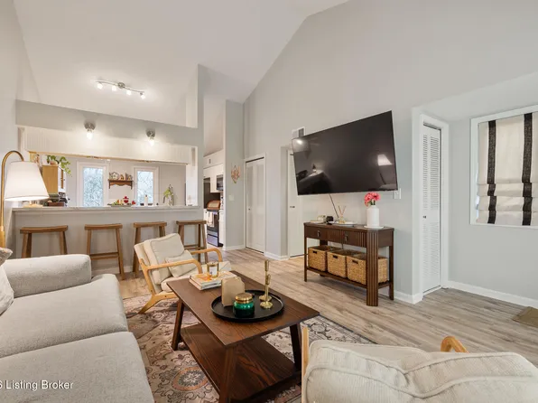 308 Crescent Spring Dr, Louisville, KY 40206