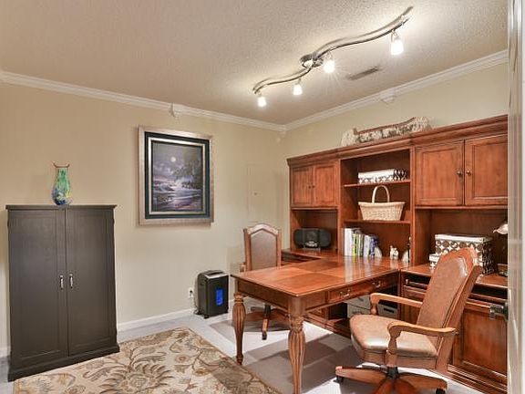 4th image of 137 Winchester Dr