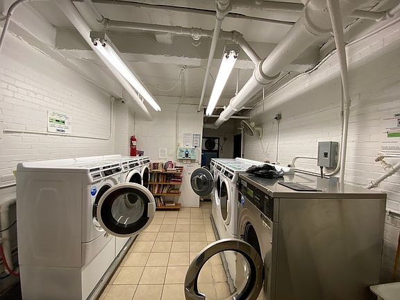 4th image of 105 W 86th St #12F