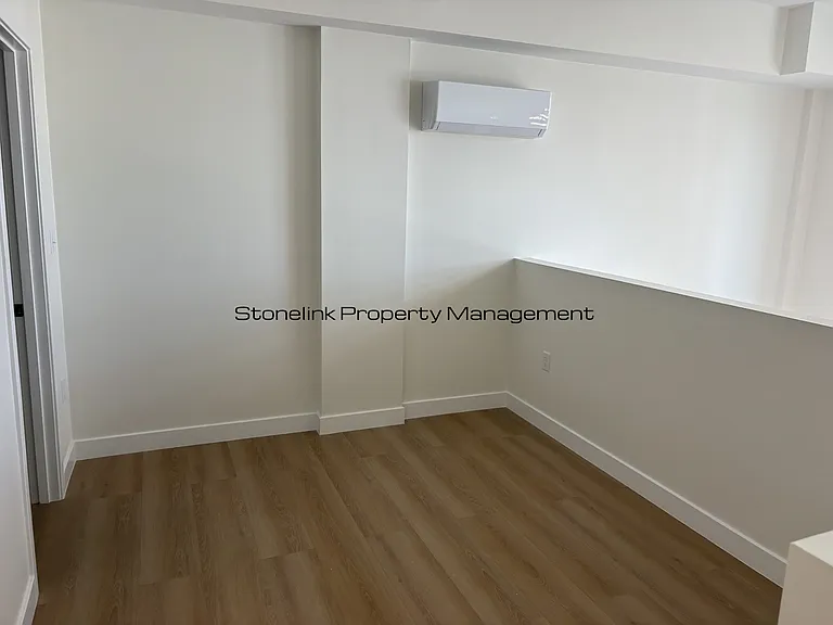 265 Manton Ave — Photo 5