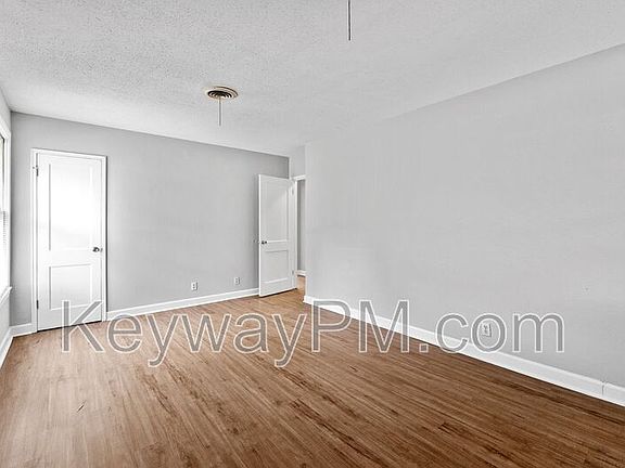 4th image of 3018 Acorn Rd