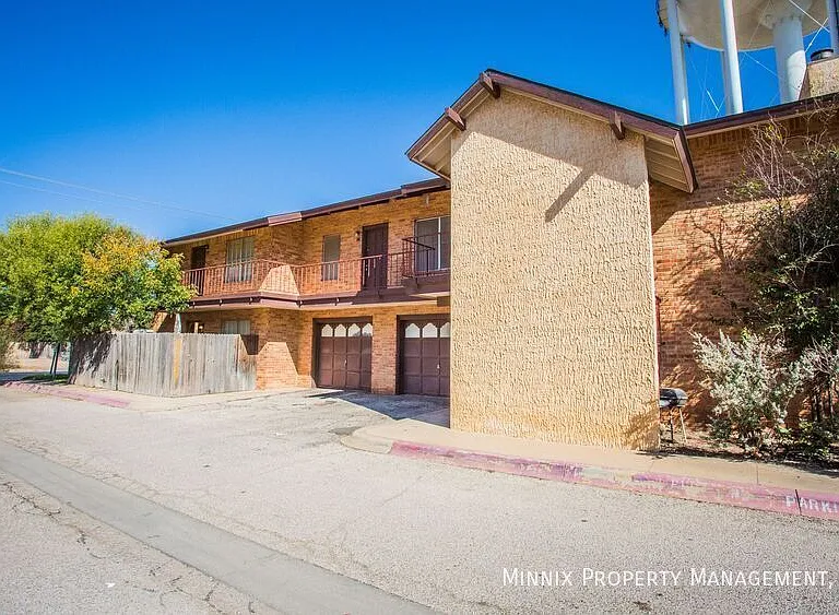 Whispering Oaks 1904 N. Midland — Photo 14