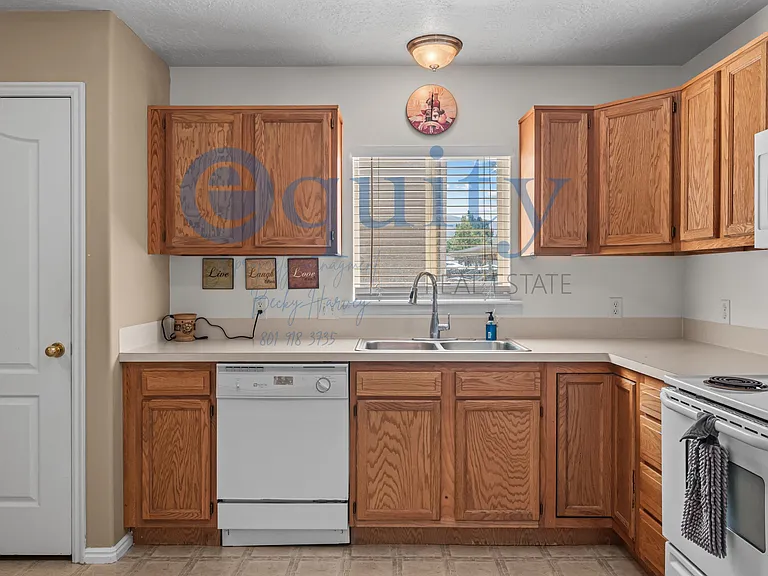 703 Ry Ln — Photo 8