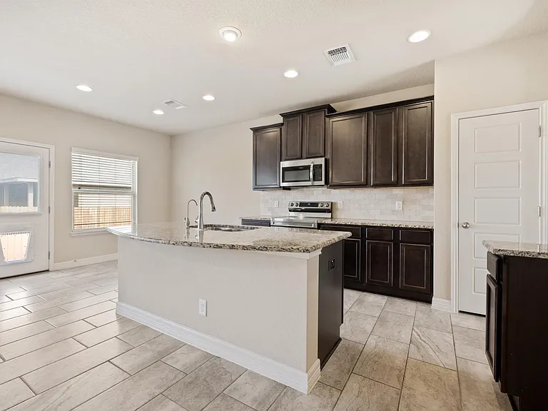 810 Low Cloud Dr — Photo 5