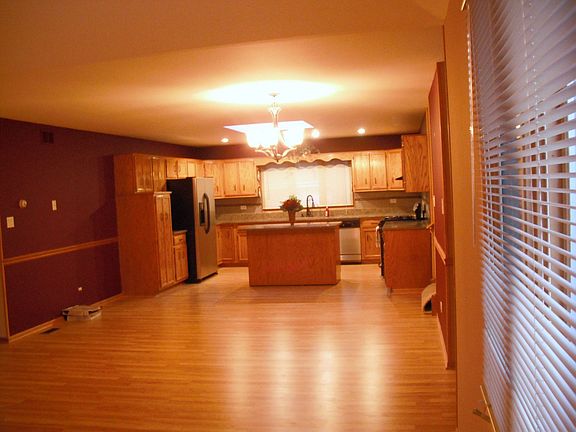 5th image of 14845 Leclaire Ave