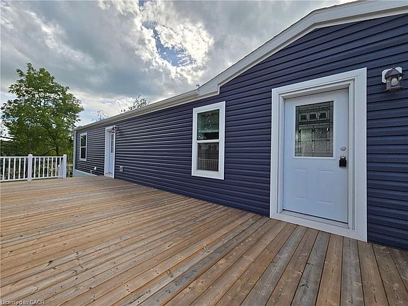 2nd image of 24 Macpherson Cres