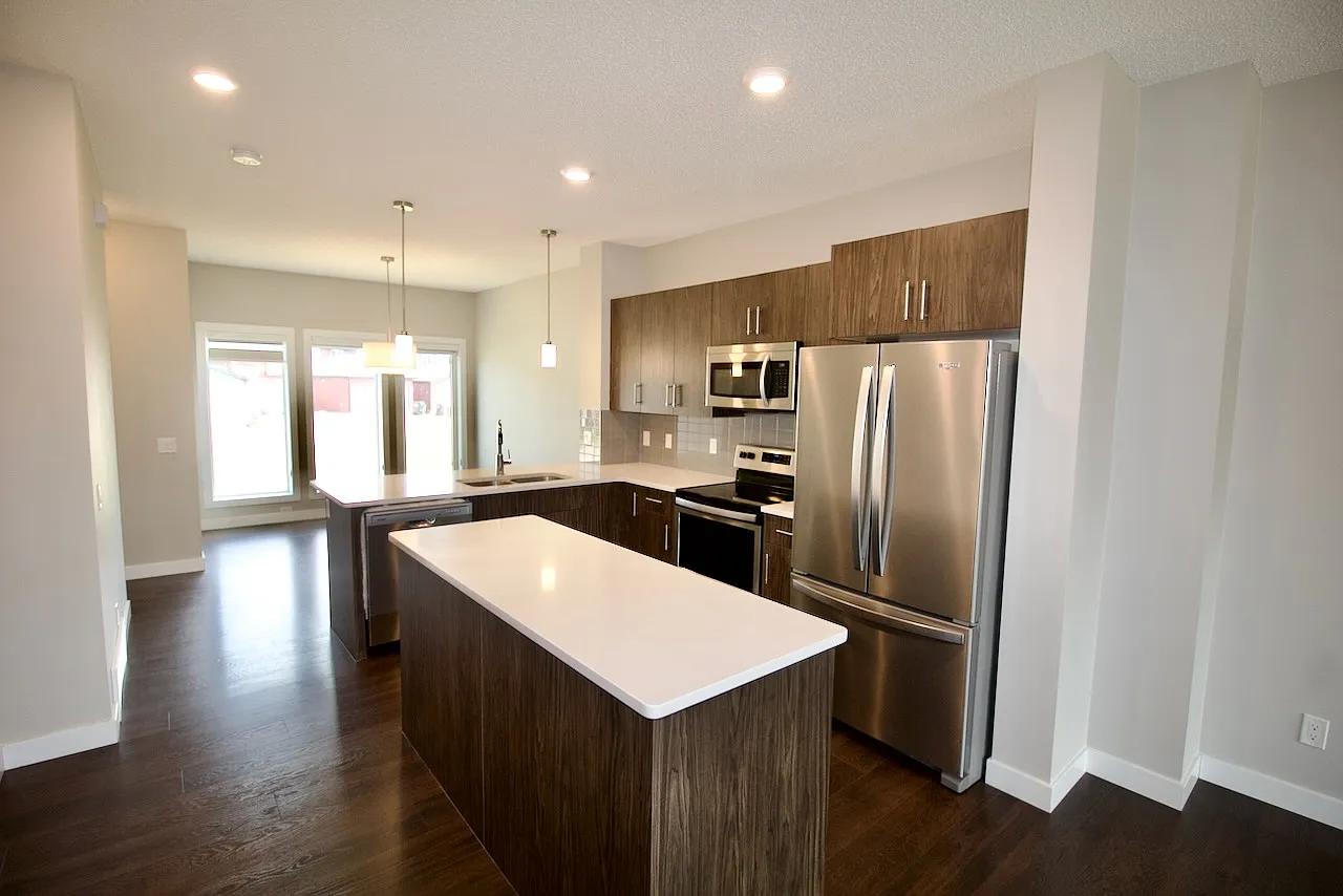 3 Bed 2.5 Bath Family Home Orchards SW Edmonton — Photo 3