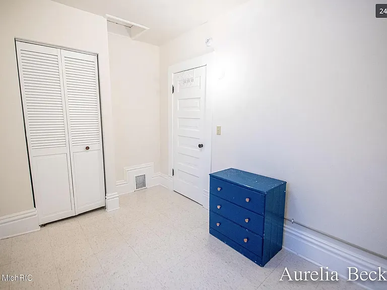 420 Lincoln Ave NW — Photo 23