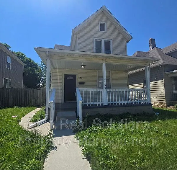133 N Eureka Ave — Photo 1