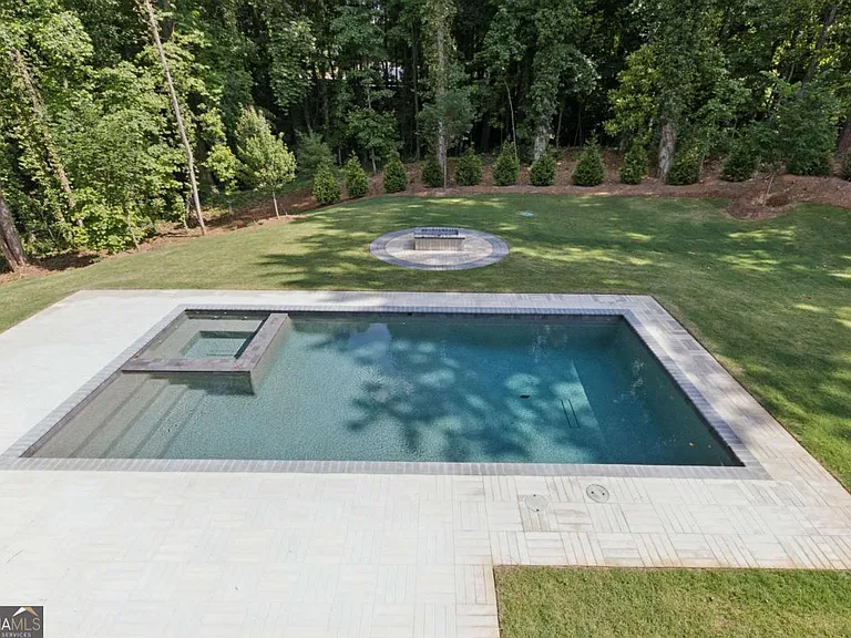 1000 Clementstone Dr NE — Photo 32