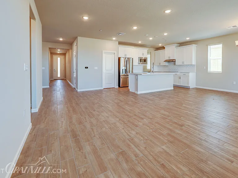 877 Halford Ln — Photo 18