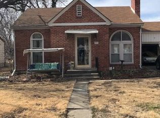 903 SW Randolph Ave, Topeka, KS 66606