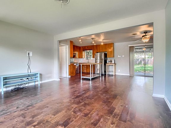 4th image of 5202 Ravensdale Ln