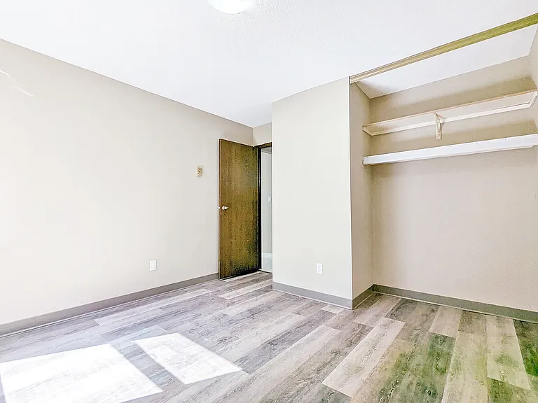 1588 Juniper — Photo 8