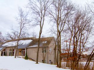 16458 Ringer Rd, Wayzata, MN 55391