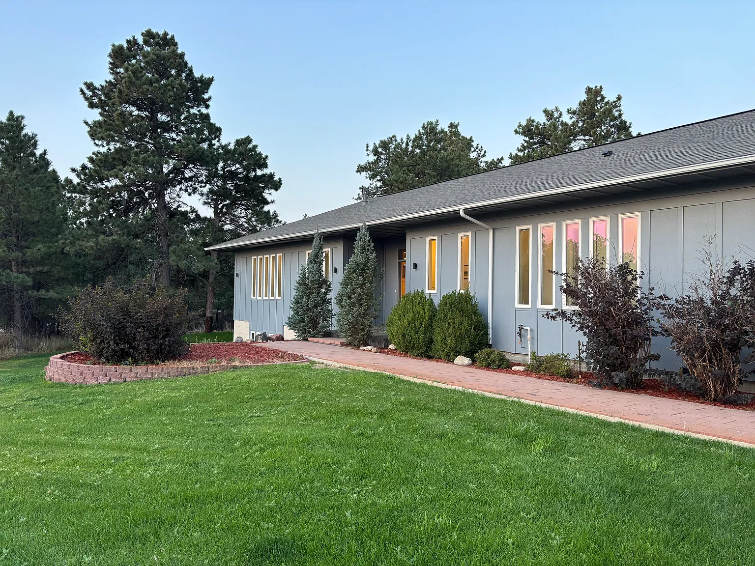 5 bed, 4527 sqft, $3,600 — Photo 4