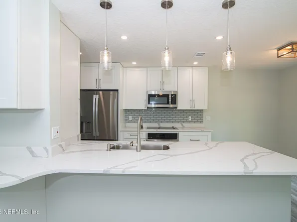 7038 HOLIDAY HILL Court, Jacksonville, FL 32216