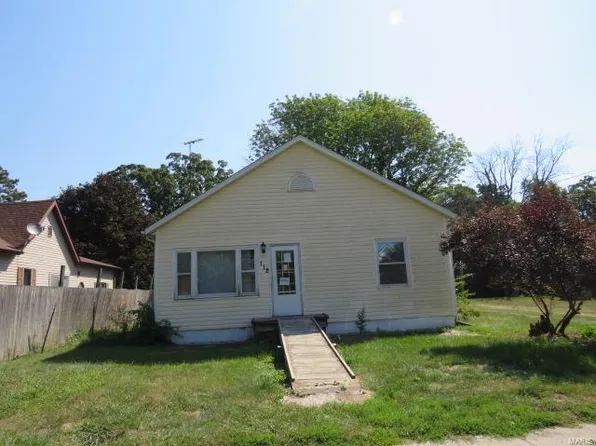 112 School St, Sawyerville, IL 62085