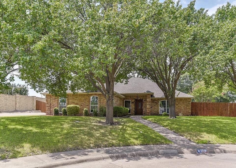 1st image of 901 Canterbury Ct