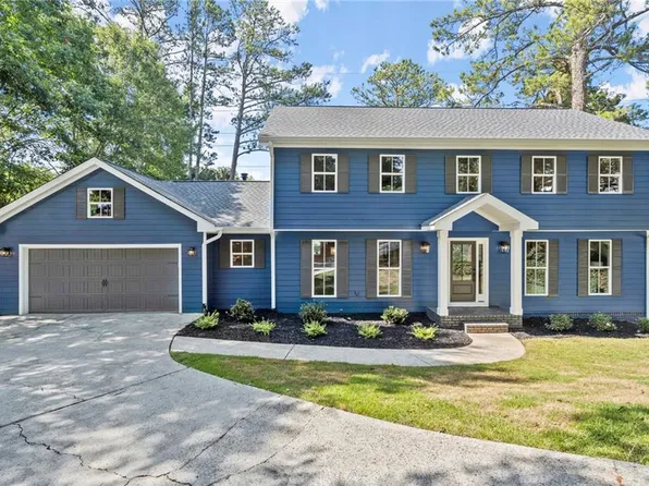 4230 Summit Dr, Marietta, GA 30068