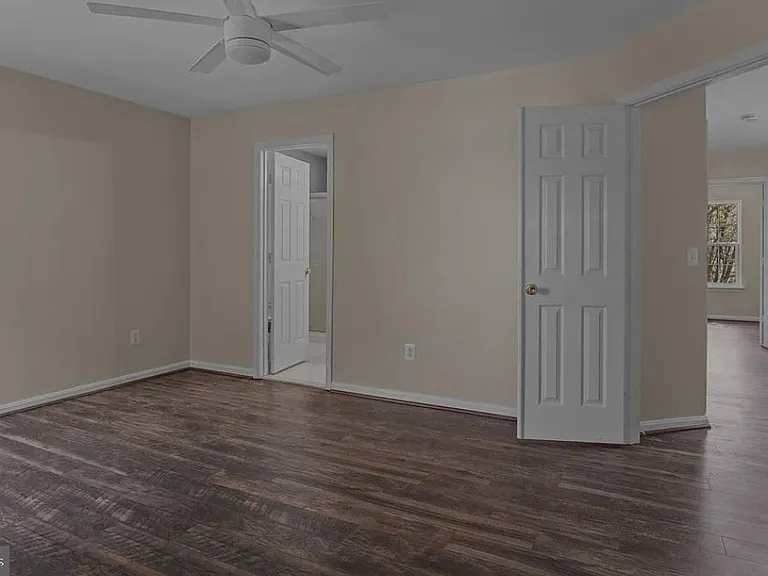 18763 Trident Sq — Photo 30