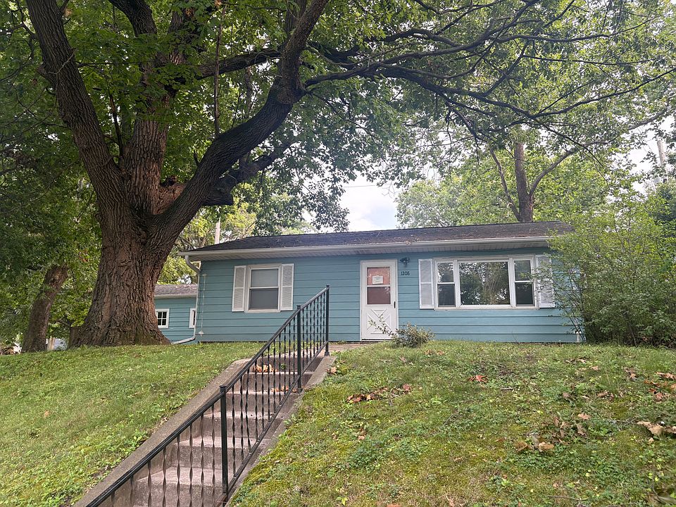 1st image of 1208 N 4th St