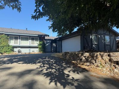6057 Hollyhurst Way, Sacramento, CA, 95823