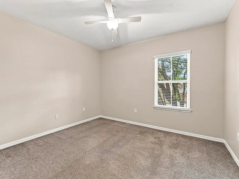 17013 Vilesta Dr — Photo 23