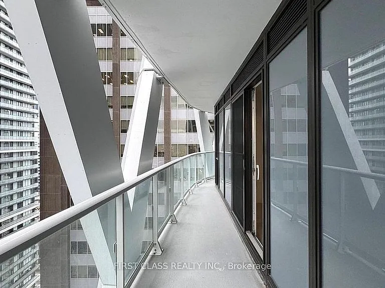 230 Simcoe St #2512 — Photo 20
