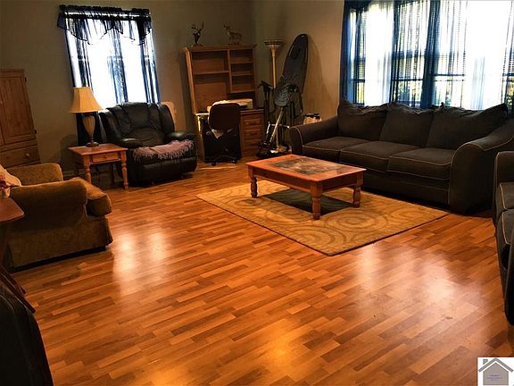 2nd image of 288 Aspen Ave