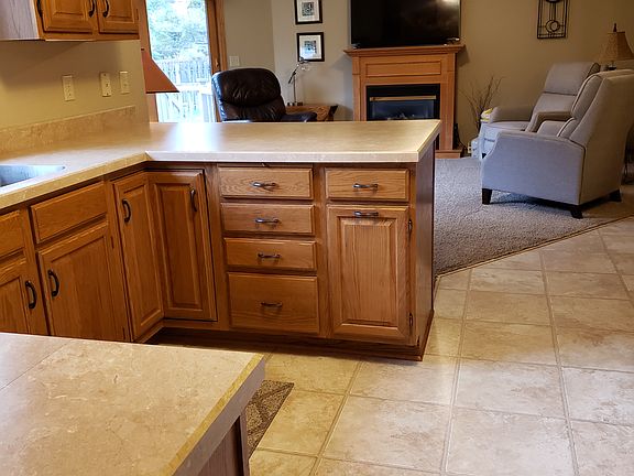 4th image of 1717 Grandview Dr