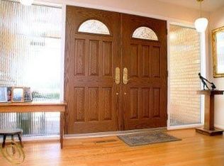 2706 Townhill Rd, Troy, MI 48084