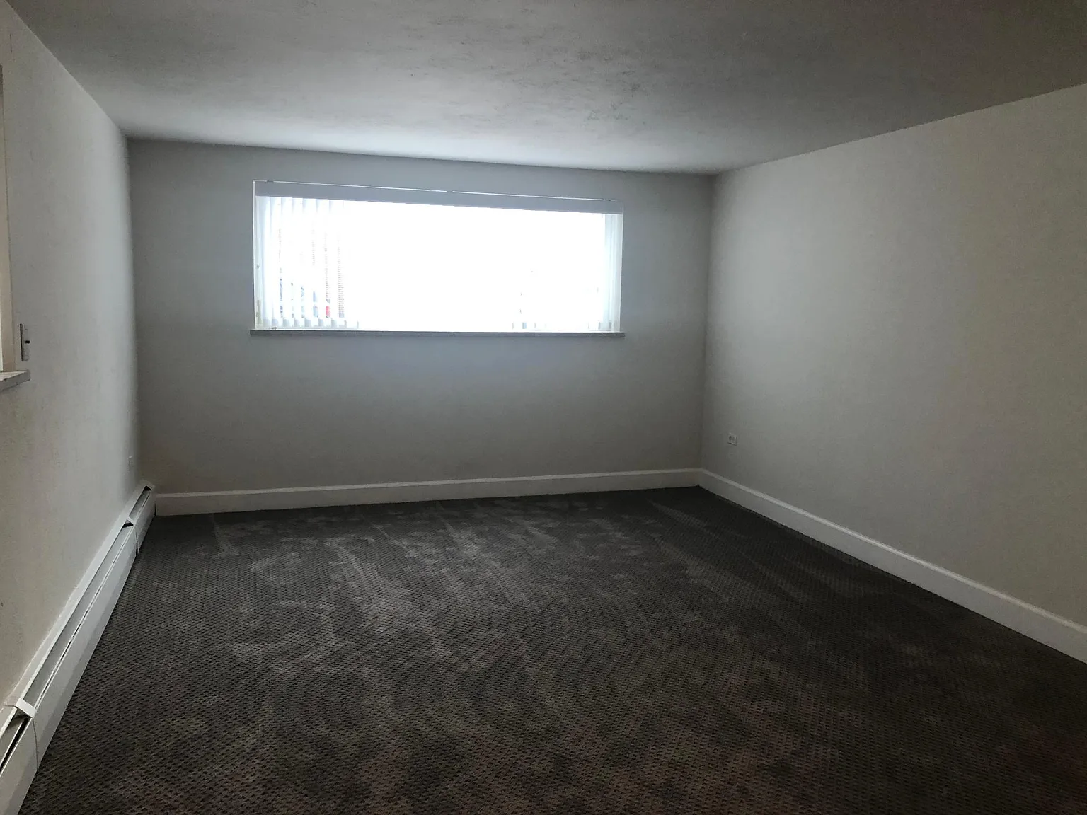 Studio, 650 sqft, $1,075 — Photo 2