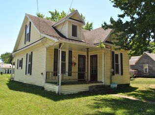 605 E Cherry St, Robinson, IL 62454