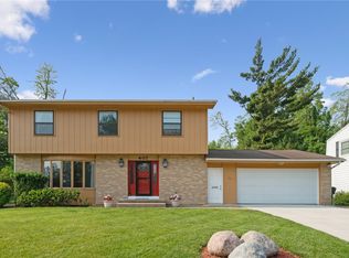 407 Parkland Dr SE, Cedar Rapids, IA 52403