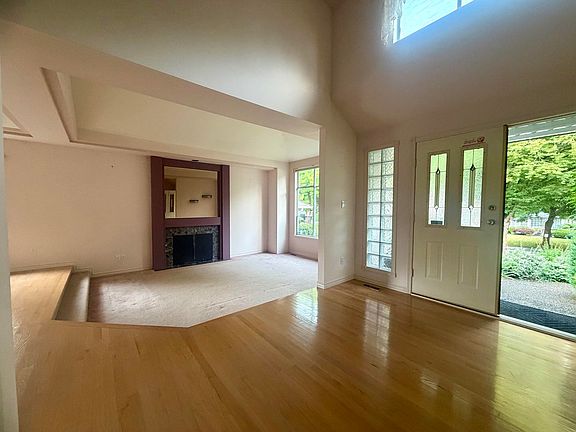 3rd image of 8537 166th St