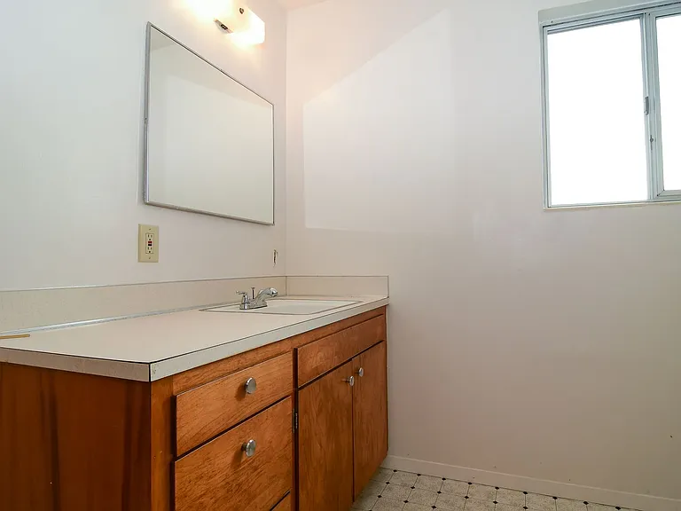 9244 Greenwood Ave N — Photo 21