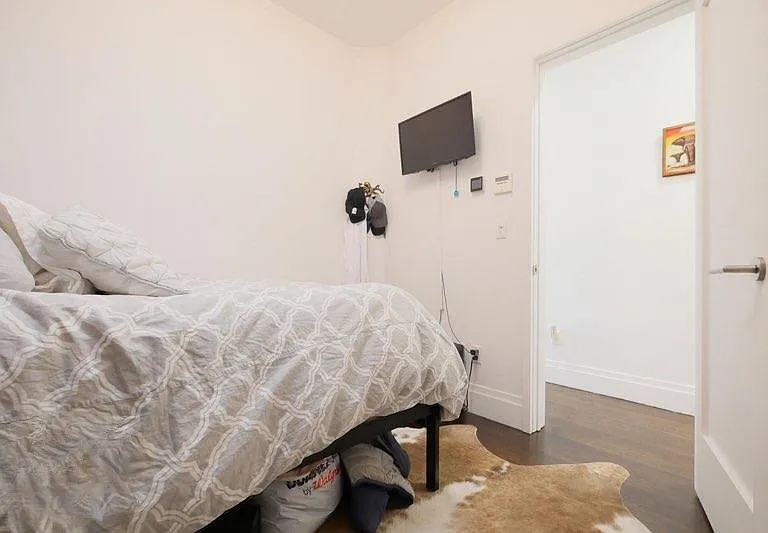 219 7th Ave #4F — Photo 9