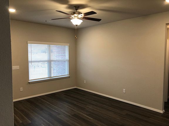 5th image of 933 E Egret Rd