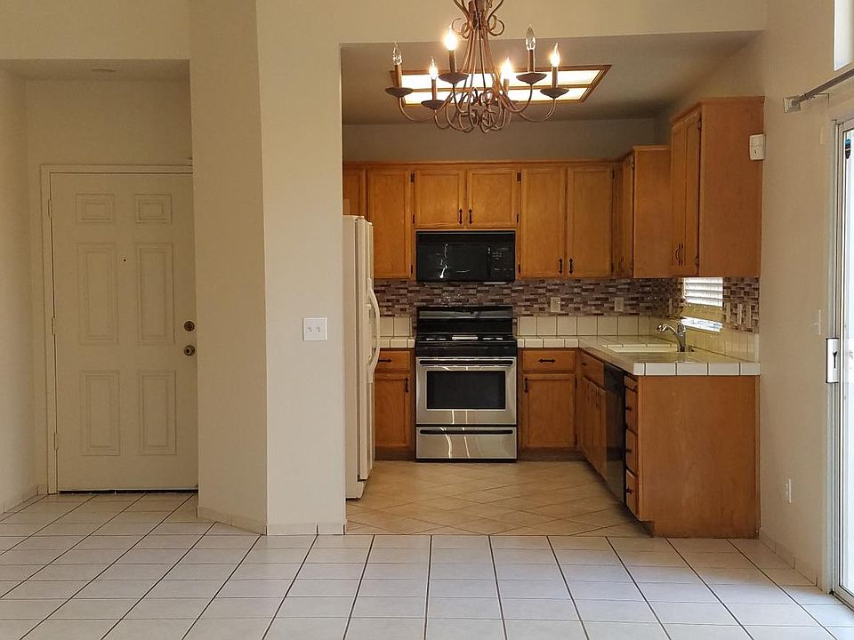 2nd image of 9350 Laguna Pointe Way