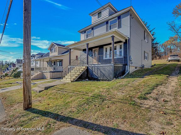 2nd image of 903 Throop St