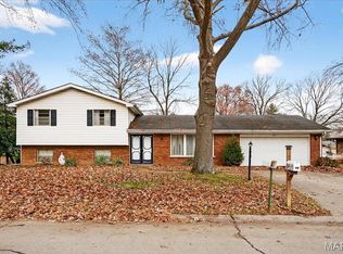 521 Leawood Dr, Swansea, IL