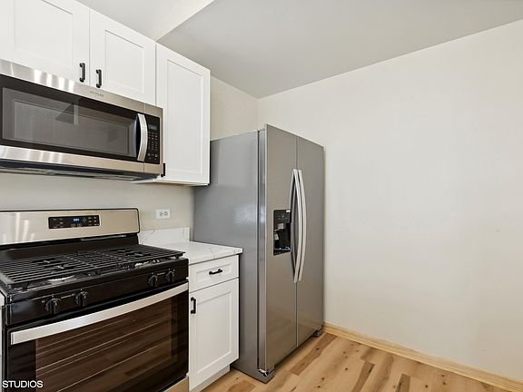 2nd image of 1774 Middlebury Dr #1774