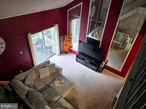 5th image of 404 Wimbledon Way